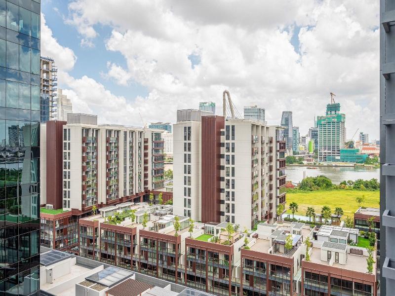 The Crest Residence Luxury By Metropole image