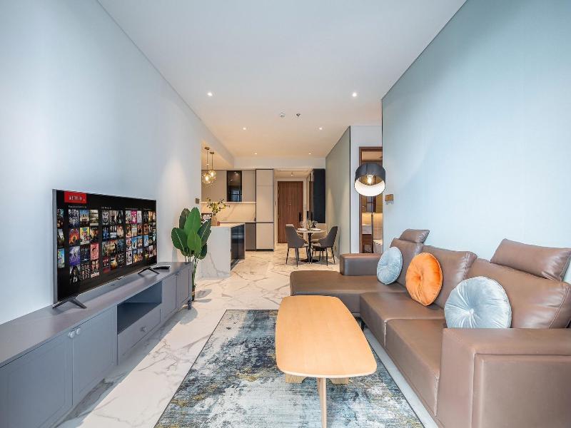 The Crest Residence Luxury By Metropole image
