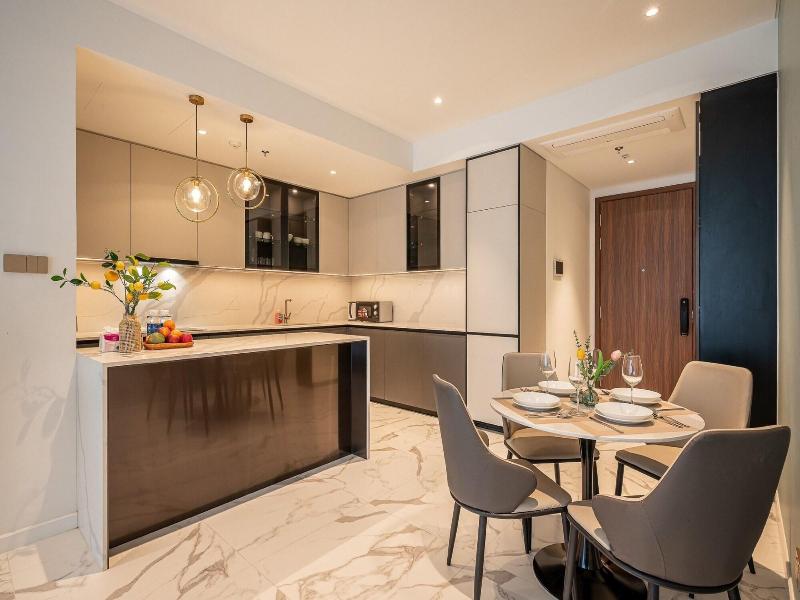 The Crest Residence Luxury By Metropole image