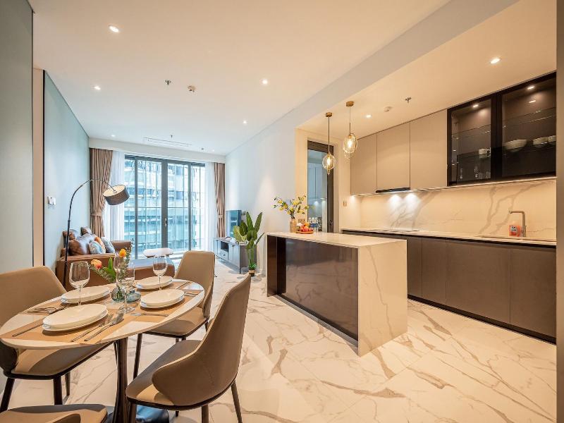 The Crest Residence Luxury By Metropole image