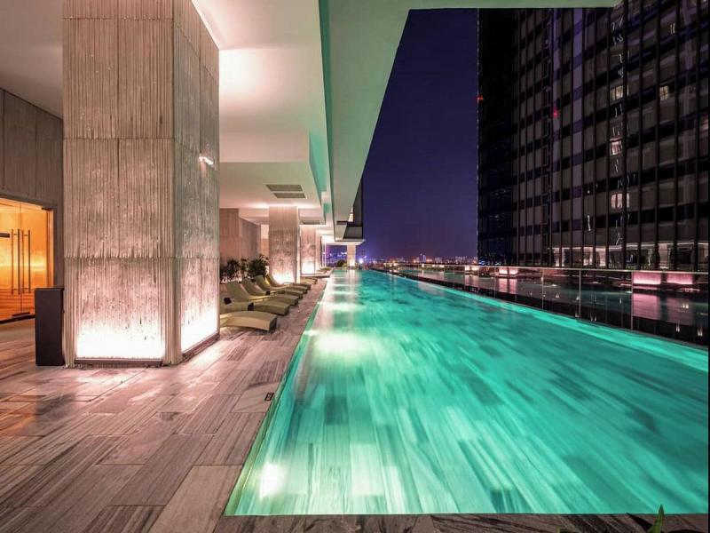 The Crest Residence Luxury By Metropole image