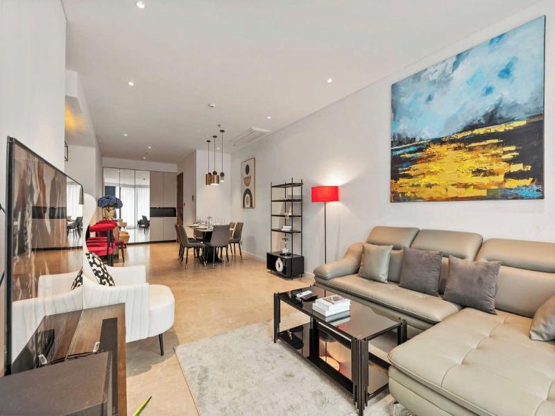 The Crest Residence Luxury By Metropole image