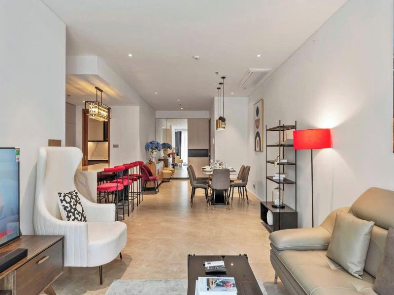 The Crest Residence Luxury By Metropole image
