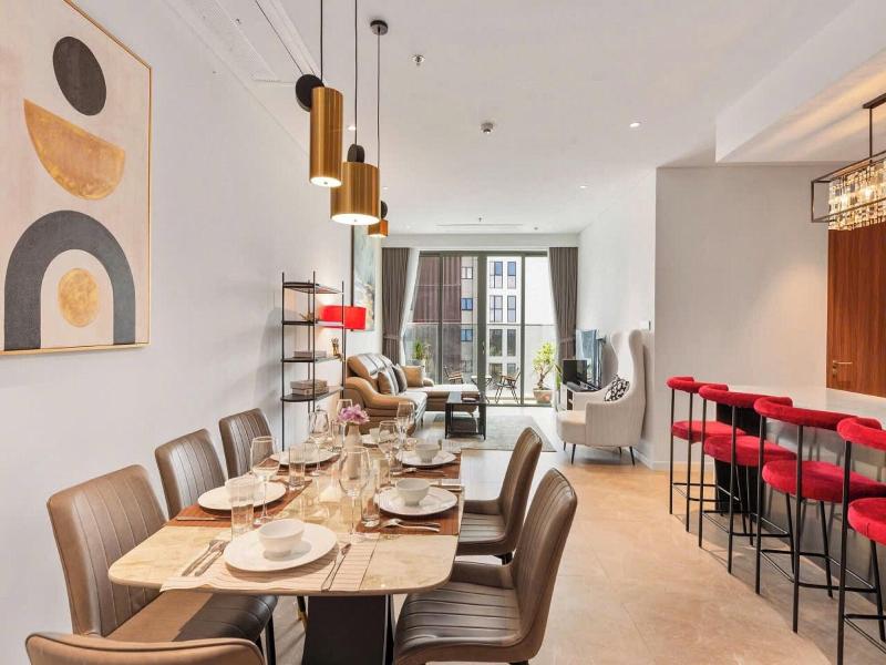 The Crest Residence Luxury By Metropole image