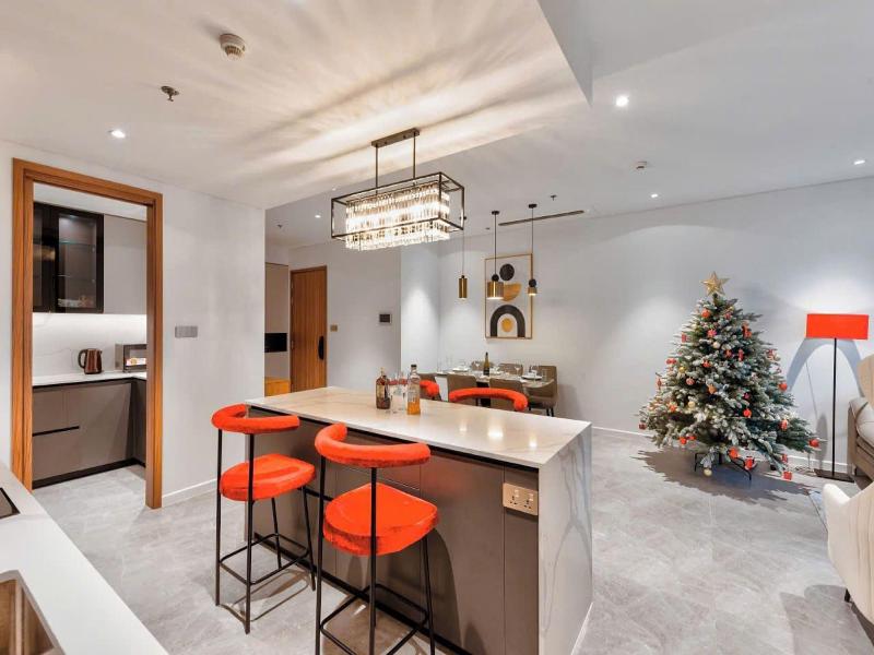 The Crest Residence Luxury By Metropole image