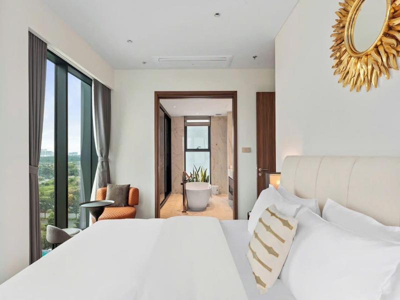 The Crest Residence Luxury By Metropole image