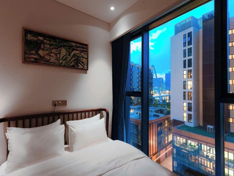 The Crest Residence Luxury By Metropole image