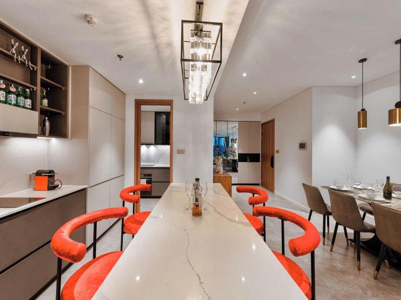 The Crest Residence Luxury By Metropole image