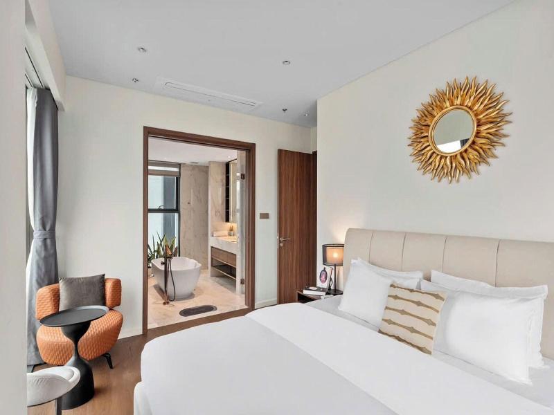 The Crest Residence Luxury By Metropole image