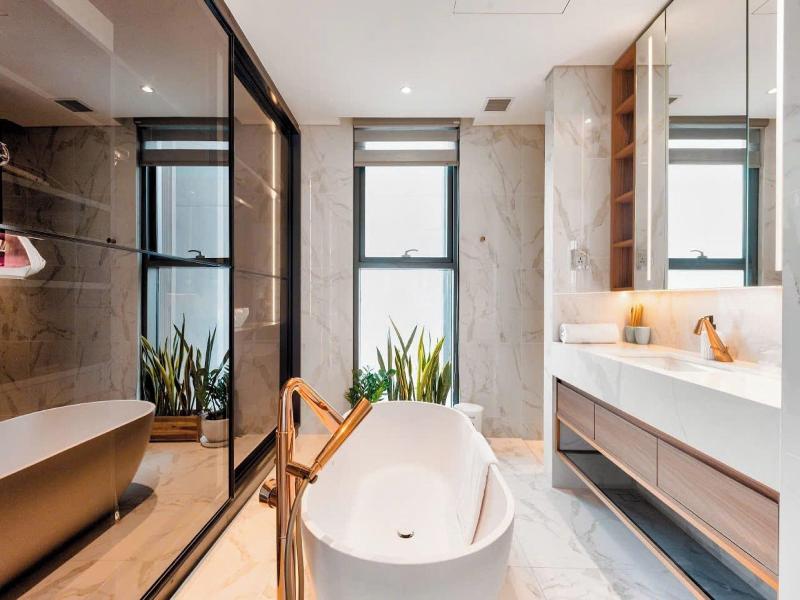 The Crest Residence Luxury By Metropole image