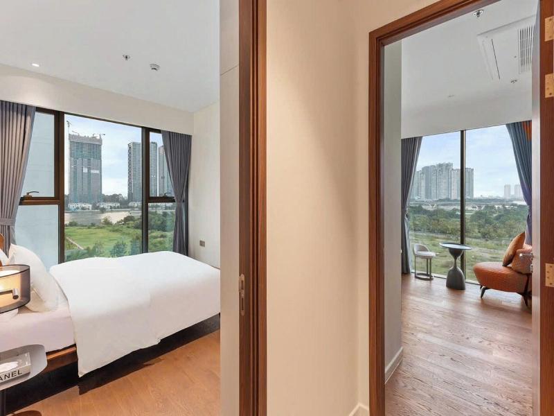 The Crest Residence Luxury By Metropole image