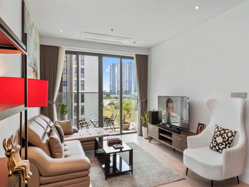 The Crest Residence Luxury By Metropole image
