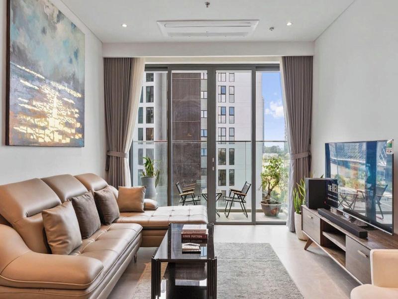The Crest Residence Luxury By Metropole image