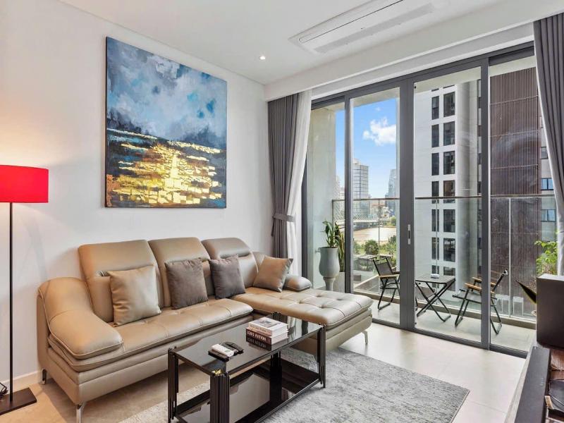The Crest Residence Luxury By Metropole image