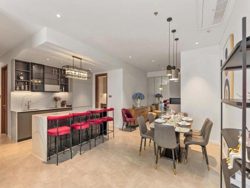 The Crest Residence Luxury By Metropole image