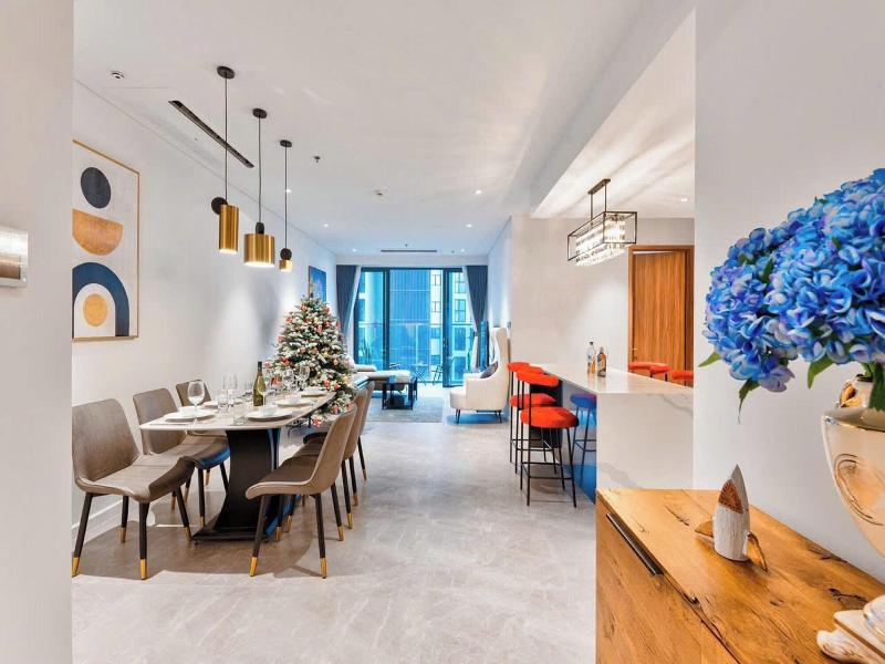 The Crest Residence Luxury By Metropole image