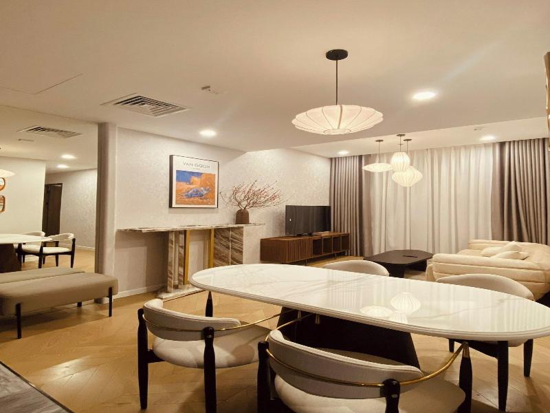 Estella Luxury Vacation Hotel Apartment image