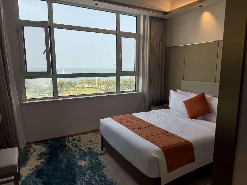 Wyndham Garden Rizhao Donggang Resort image
