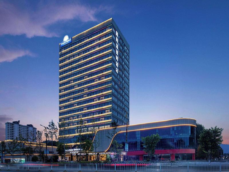 Days Hotel By Wyndham Enshi Girls Town image