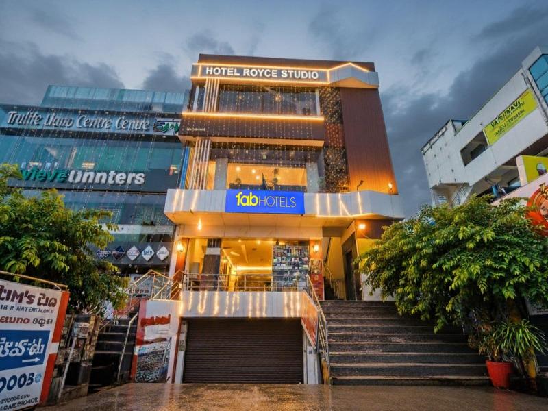 Fabhotel Narsingi — general view