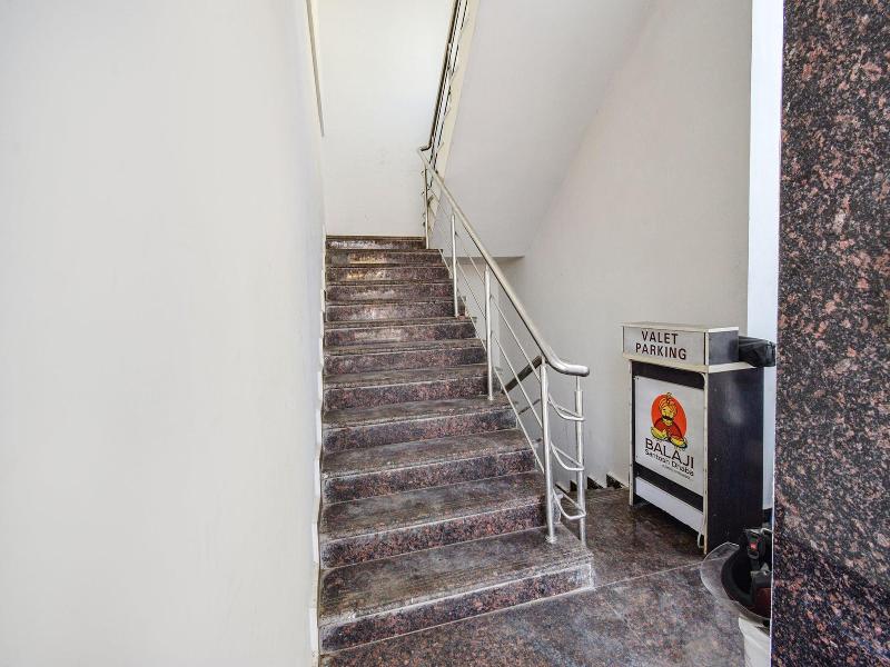 Fabhotel Narsingi