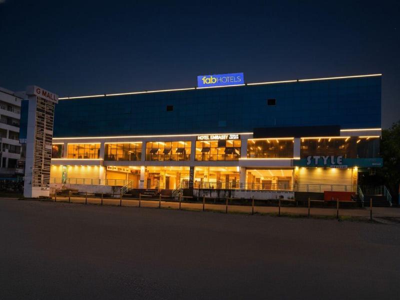 Fabhotel Embassy image