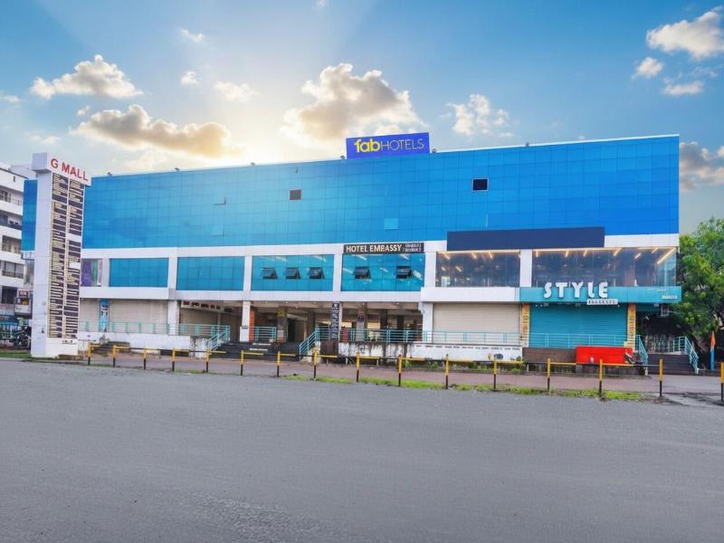 Fabhotel Embassy image
