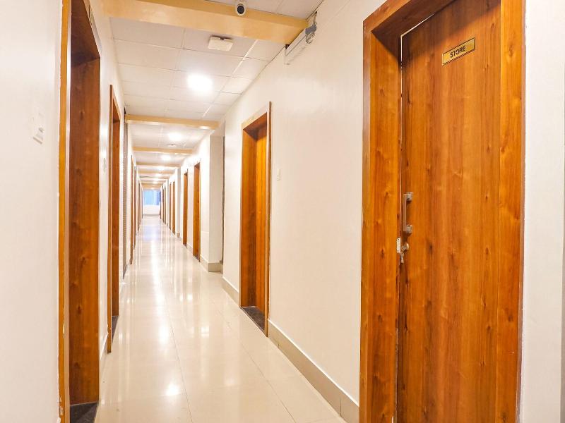 Fabhotel Embassy image