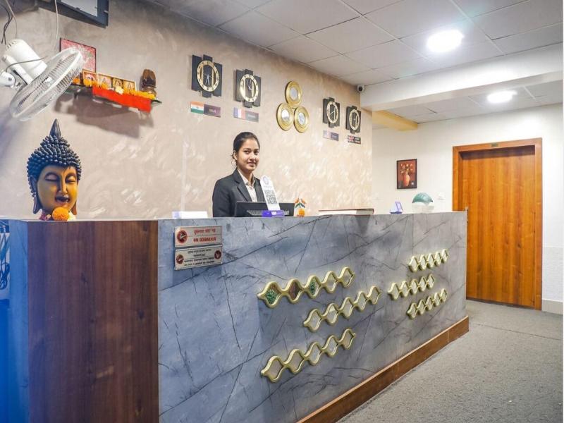Fabhotel Embassy image
