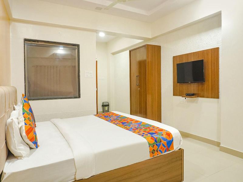 Fabhotel Embassy image