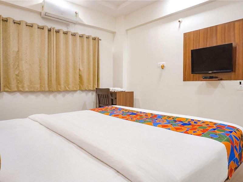 Fabhotel Embassy image