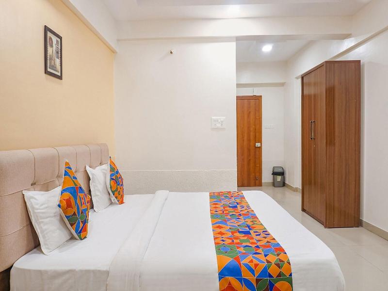 Fabhotel Embassy image