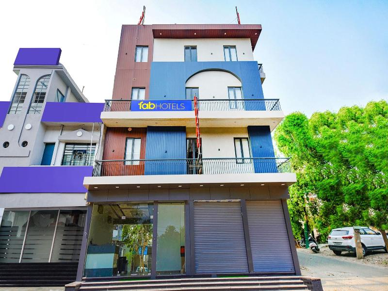 Fabhotel Globe Inn, Ludhiana