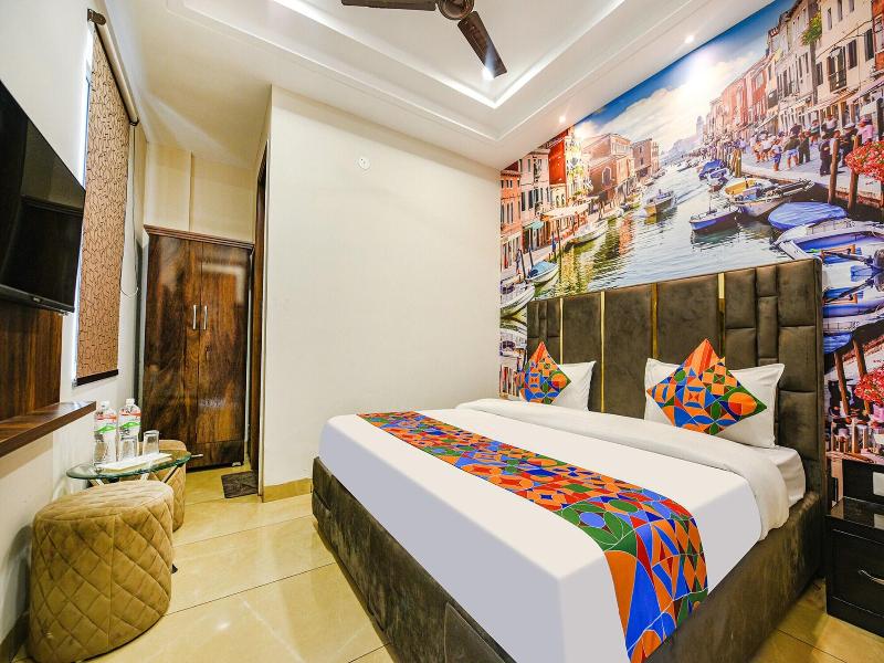 Fabhotel Globe Inn 4