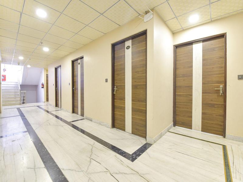 Fabhotel Pearl Square image