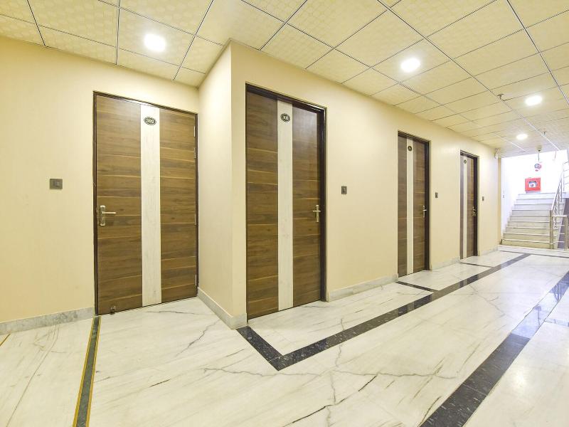 Fabhotel Pearl Square image