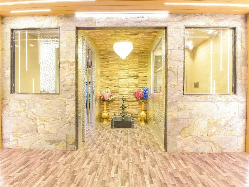 Fabhotel Pearl Square image