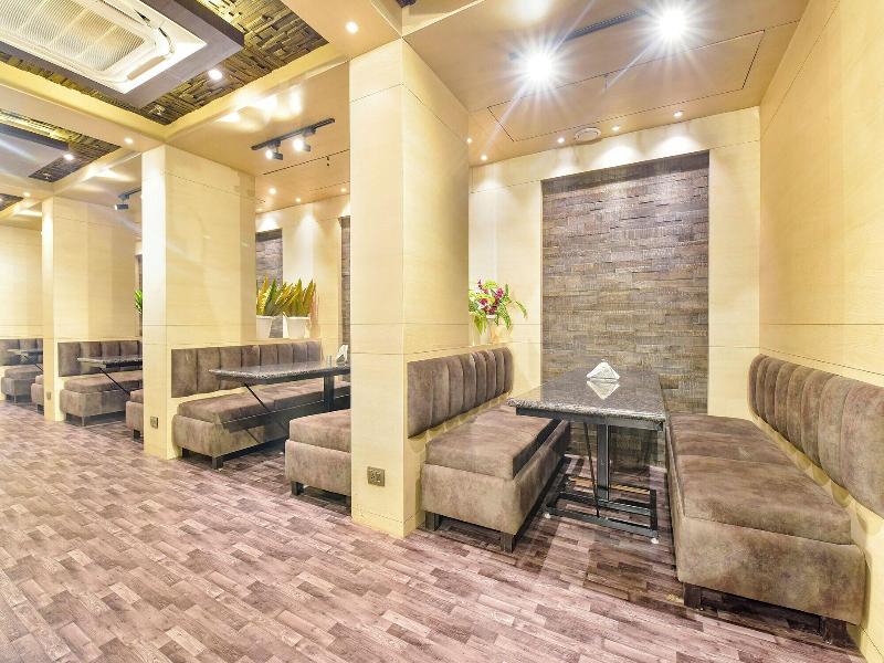 Fabhotel Pearl Square image