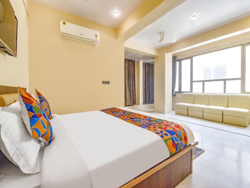 Fabhotel Pearl Square image