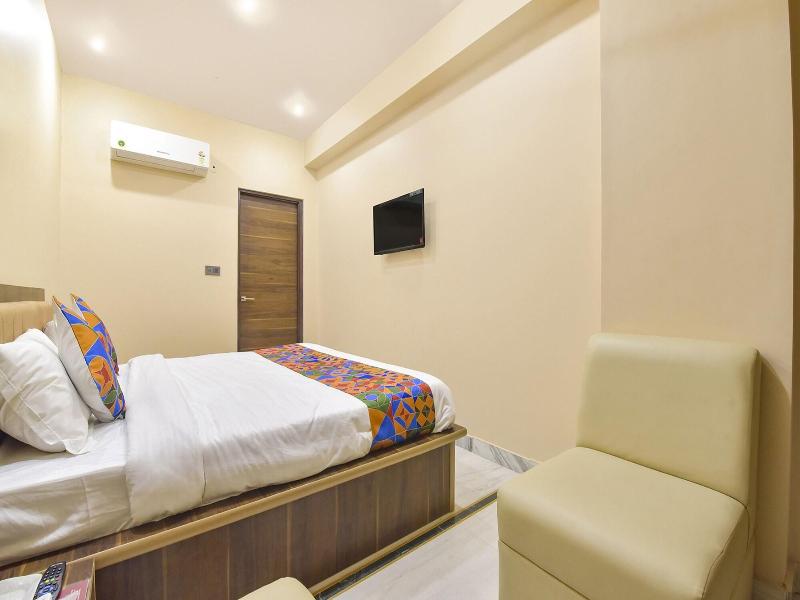 Fabhotel Pearl Square image