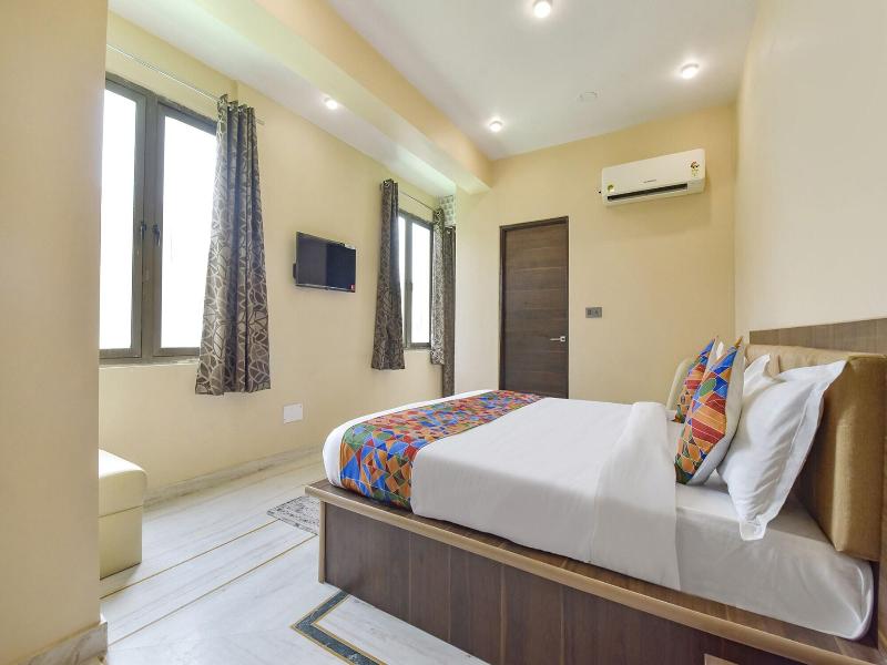 Fabhotel Pearl Square image