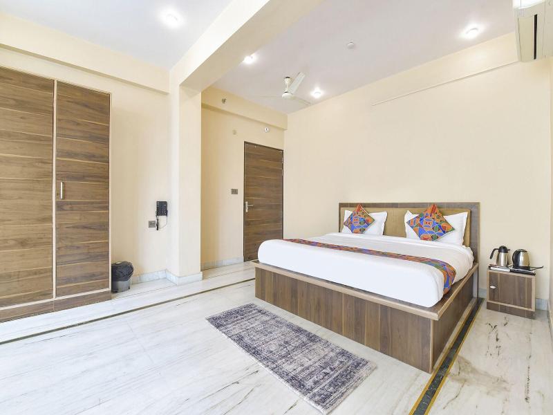 Fabhotel Pearl Square image