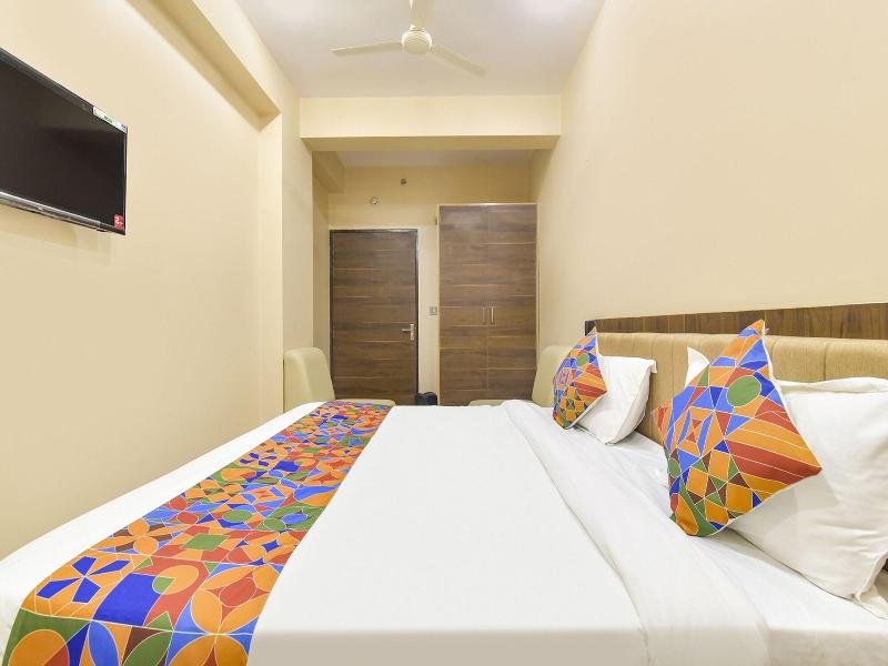 Fabhotel Pearl Square image