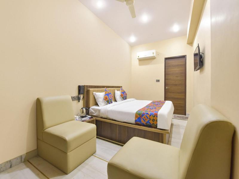 Fabhotel Pearl Square image