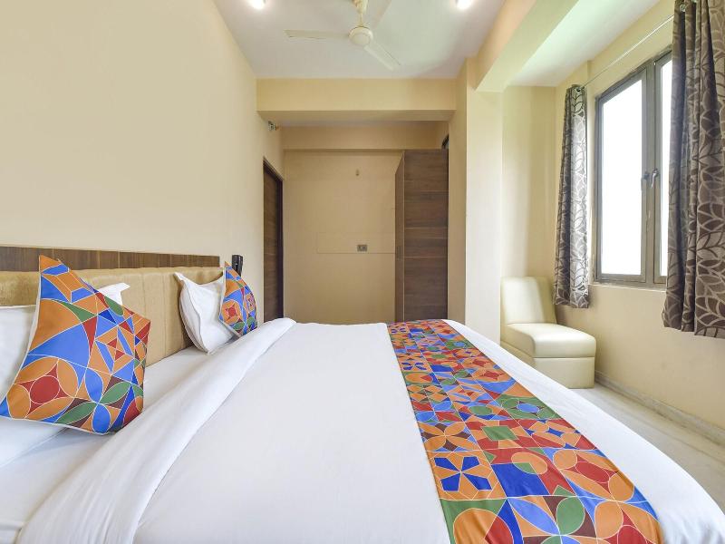 Fabhotel Pearl Square image