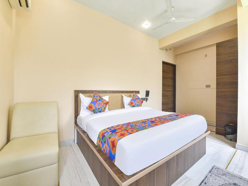 Fabhotel Pearl Square image