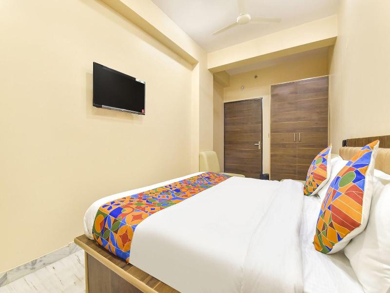 Fabhotel Pearl Square image