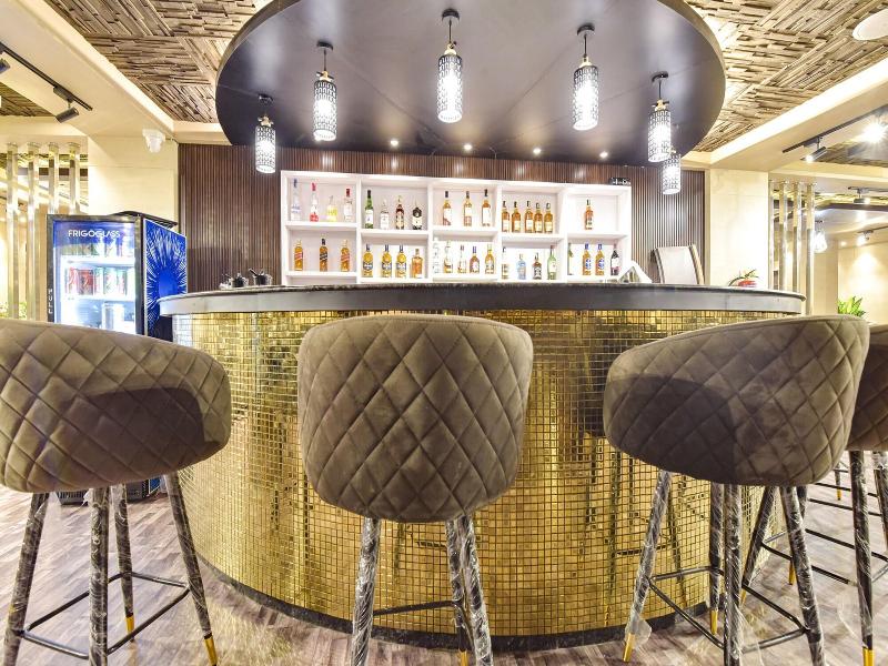 Fabhotel Pearl Square image