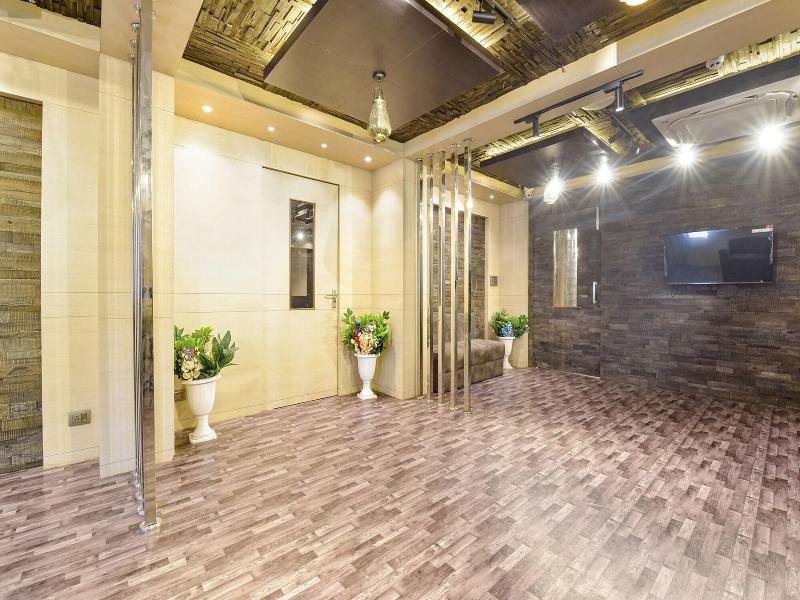 Fabhotel Pearl Square image