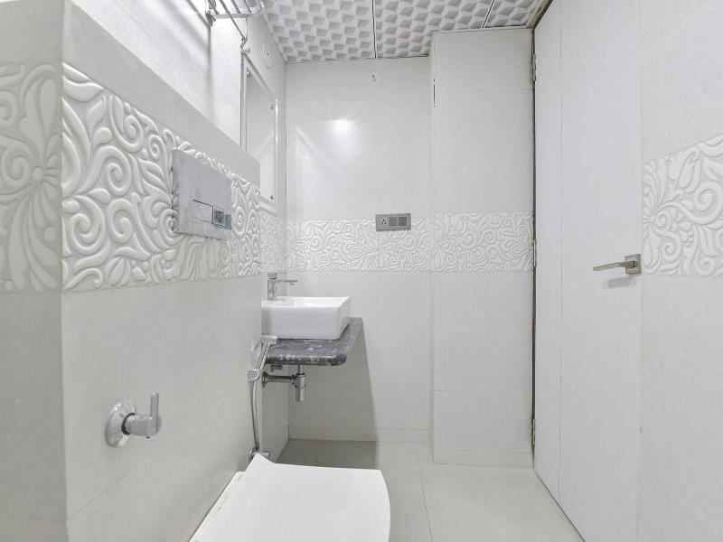 Fabhotel Pearl Square image